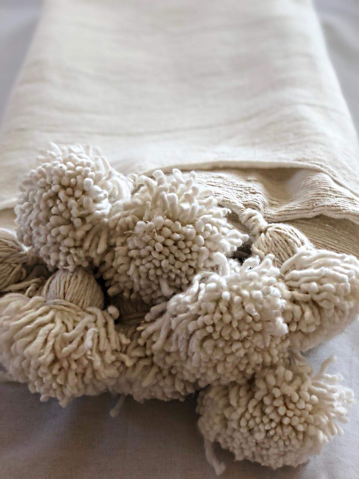 Hand-Woven Moroccan Pom Pom Blanket - Off White